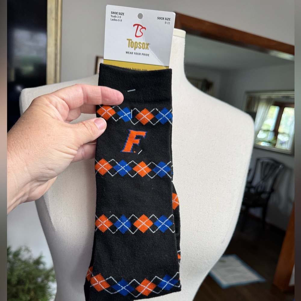 Ladies Argyle Pattern Black Socks F